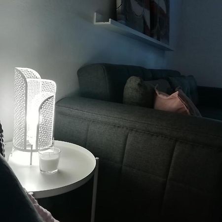 Sarmantni Apartman Malecka Zagreb Buitenkant foto