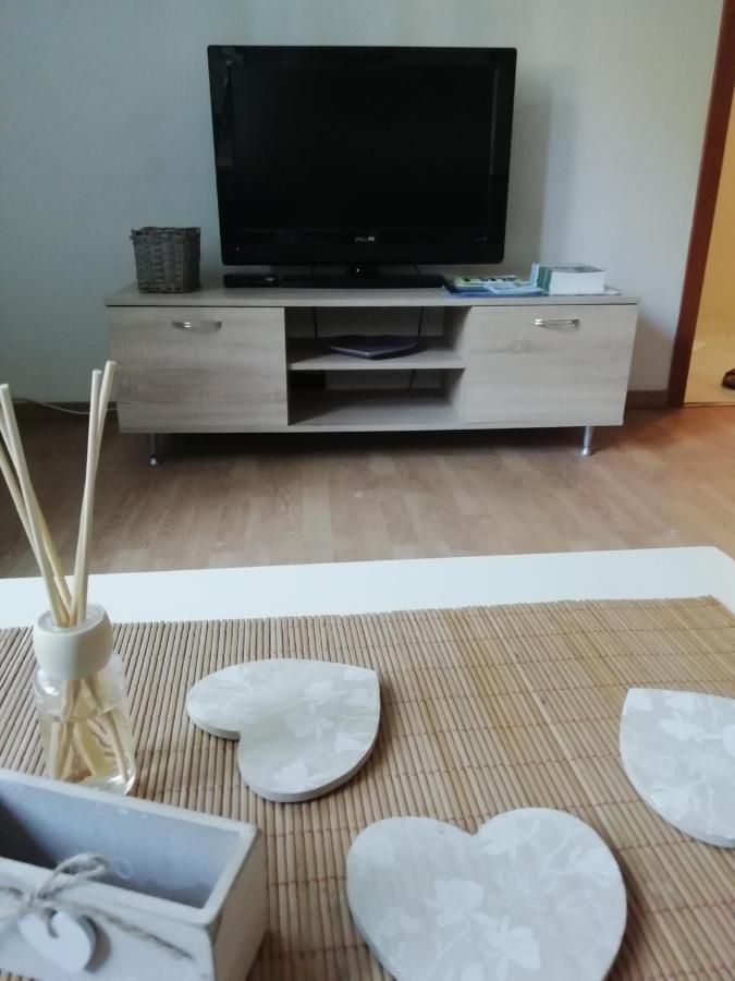 Sarmantni Apartman Malecka Zagreb Buitenkant foto