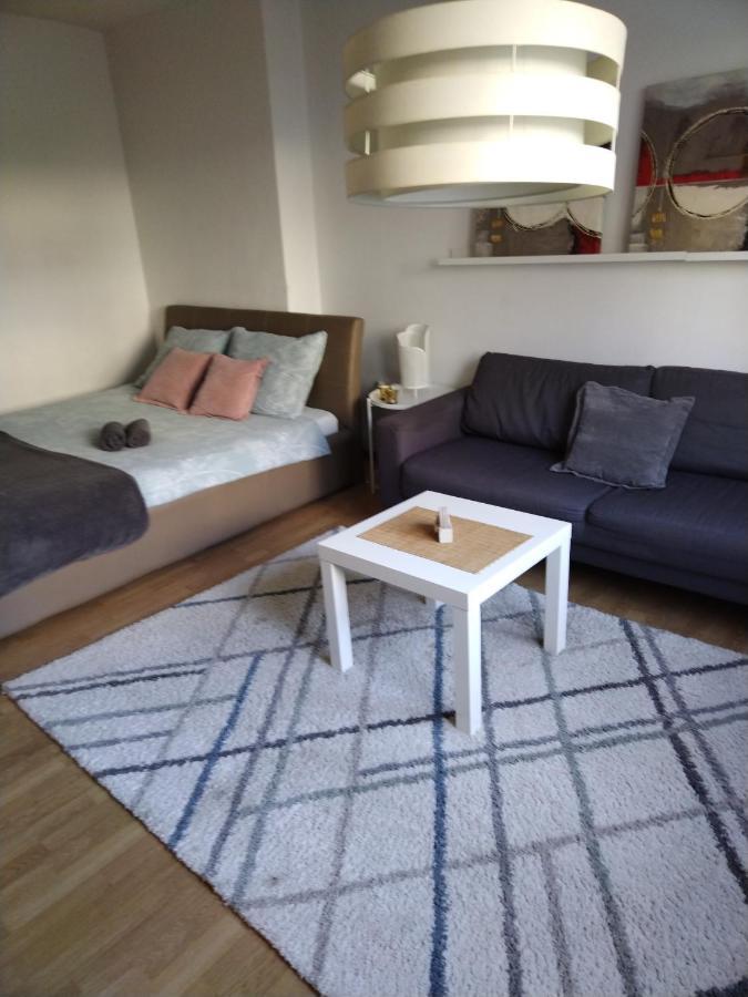 Sarmantni Apartman Malecka Zagreb Buitenkant foto